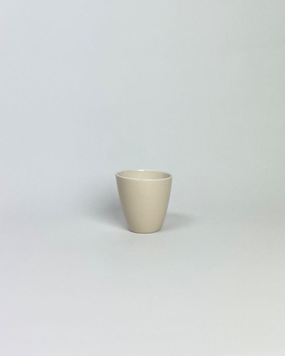tilt cup