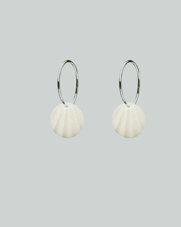 pleats orecchini a cerchio argento bianco